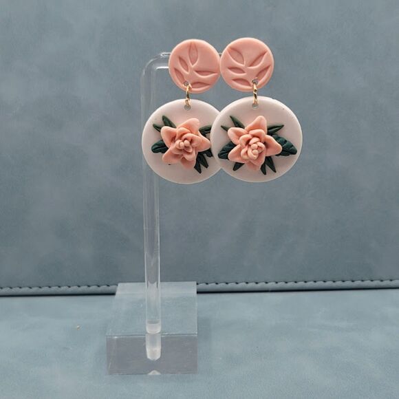 Pink and white round flower earrings - Picture 2 of 3